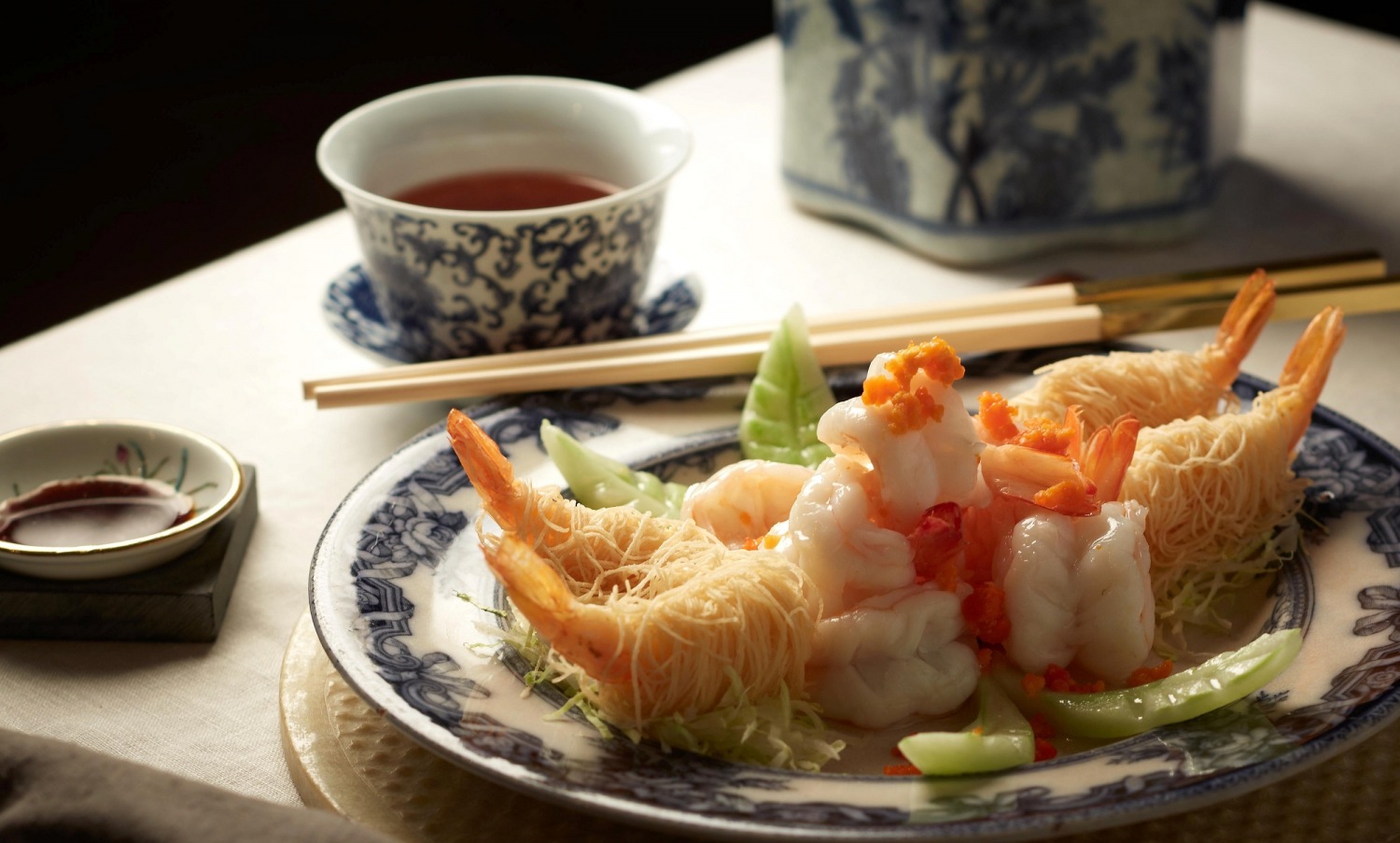 Crispy Noodle Roll with Fresh Prawns Gooseliver & Crab Coral